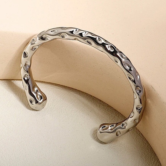 Stainless Steel Irregular Contour Bracelet Bangle Cuff Hammered - Picture 1 of 9